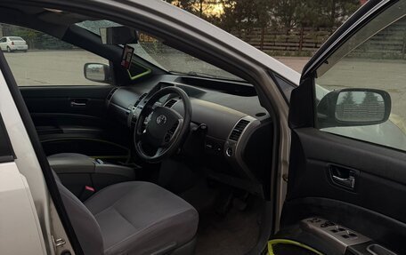 Toyota Prius, 2004 год, 500 000 рублей, 8 фотография