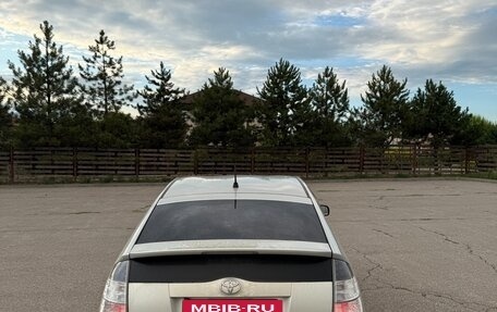 Toyota Prius, 2004 год, 500 000 рублей, 5 фотография