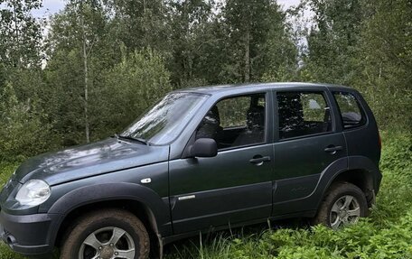 Chevrolet Niva I рестайлинг, 2014 год, 700 000 рублей, 3 фотография