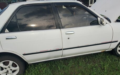 Toyota Carina, 1989 год, 250 000 рублей, 2 фотография