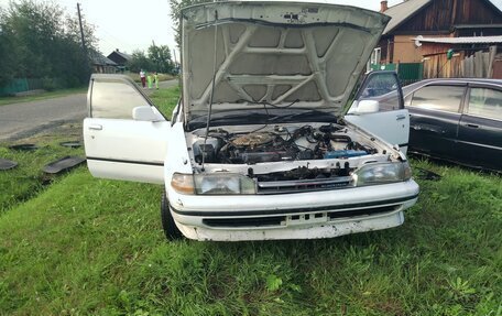 Toyota Carina, 1989 год, 250 000 рублей, 13 фотография