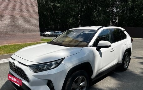 Toyota RAV4, 2019 год, 2 849 000 рублей, 4 фотография