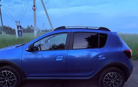 Renault Sandero II рестайлинг, 2022 год, 1 400 000 рублей, 5 фотография