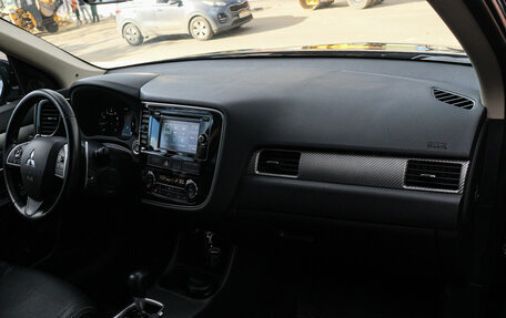 Mitsubishi Outlander III рестайлинг 3, 2014 год, 2 150 000 рублей, 8 фотография