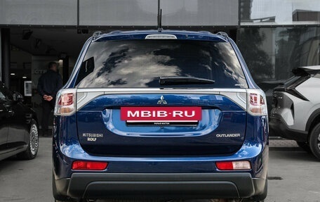 Mitsubishi Outlander III рестайлинг 3, 2014 год, 2 150 000 рублей, 6 фотография