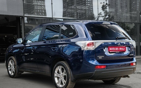Mitsubishi Outlander III рестайлинг 3, 2014 год, 2 150 000 рублей, 7 фотография