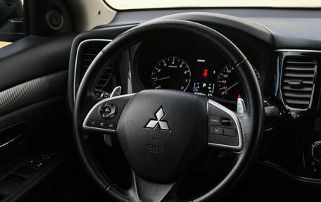 Mitsubishi Outlander III рестайлинг 3, 2014 год, 2 150 000 рублей, 12 фотография