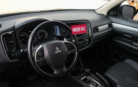 Mitsubishi Outlander III рестайлинг 3, 2014 год, 2 150 000 рублей, 13 фотография