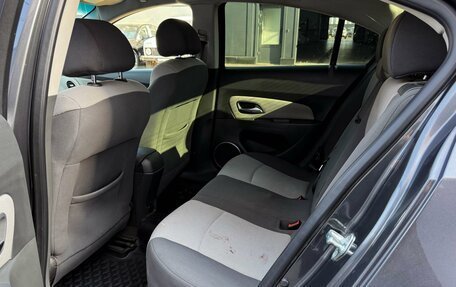 Chevrolet Cruze II, 2010 год, 699 000 рублей, 8 фотография