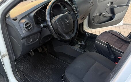 Renault Logan II, 2018 год, 175 000 рублей, 6 фотография