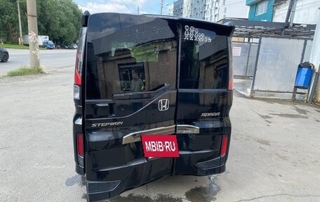 Honda Stepwgn IV, 2018 год, 1 900 000 рублей, 8 фотография