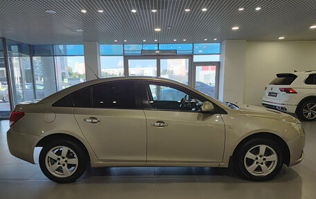 Chevrolet Cruze II, 2011 год, 570 000 рублей, 8 фотография