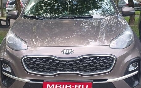 KIA Sportage IV рестайлинг, 2020 год, 2 100 000 рублей, 1 фотография