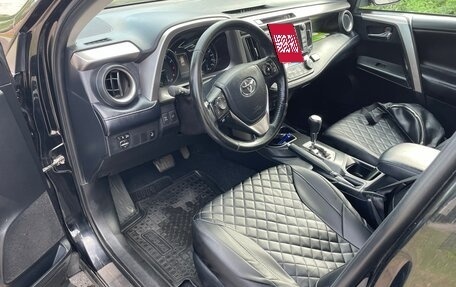 Toyota RAV4, 2018 год, 2 299 000 рублей, 10 фотография