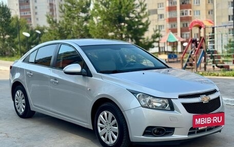 Chevrolet Cruze II, 2011 год, 685 000 рублей, 3 фотография