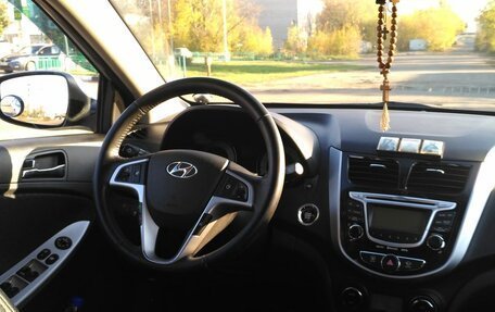 Hyundai Solaris II рестайлинг, 2011 год, 490 000 рублей, 4 фотография