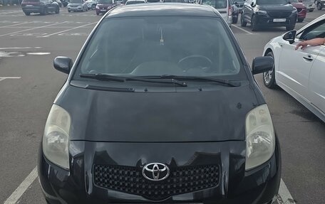 Toyota Yaris III рестайлинг, 2008 год, 520 000 рублей, 1 фотография
