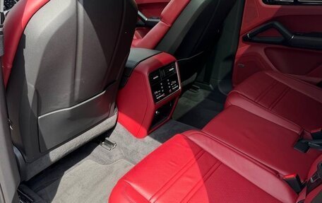 Porsche Cayenne III, 2021 год, 12 000 000 рублей, 16 фотография