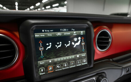 Jeep Gladiator, 2021 год, 6 490 000 рублей, 24 фотография