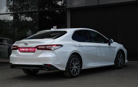 Toyota Camry, 2021 год, 3 430 000 рублей, 5 фотография
