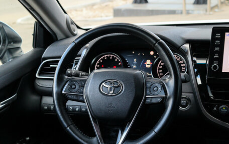Toyota Camry, 2021 год, 3 430 000 рублей, 12 фотография