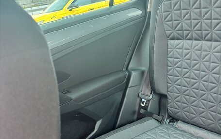 Volkswagen Tiguan II, 2021 год, 2 750 000 рублей, 13 фотография