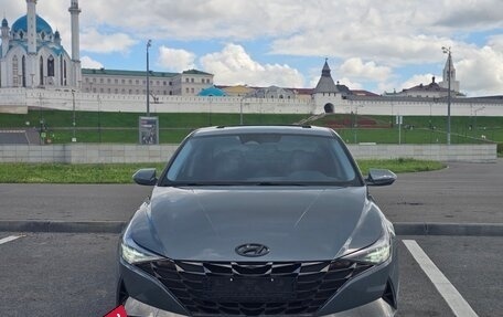 Hyundai Elantra, 2022 год, 1 650 000 рублей, 2 фотография