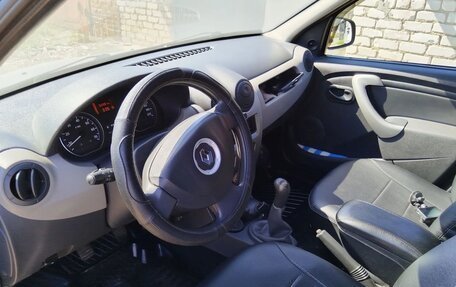 Renault Logan I, 2011 год, 900 000 рублей, 8 фотография