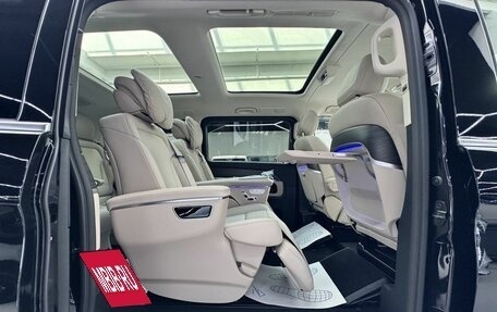 Mercedes-Benz V-Класс, 2026 год, 14 880 000 рублей, 25 фотография