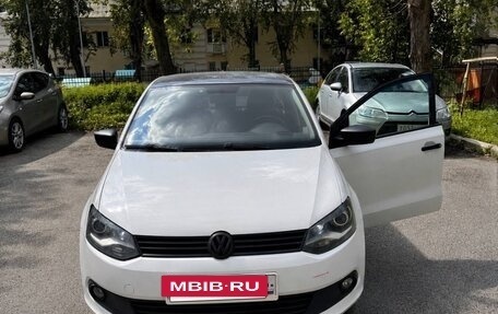 Volkswagen Polo VI (EU Market), 2012 год, 900 000 рублей, 2 фотография