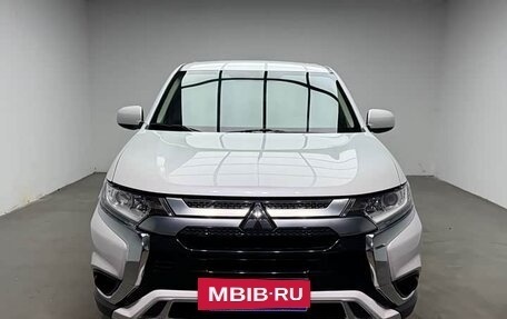 Mitsubishi Outlander III рестайлинг 3, 2022 год, 2 100 111 рублей, 2 фотография