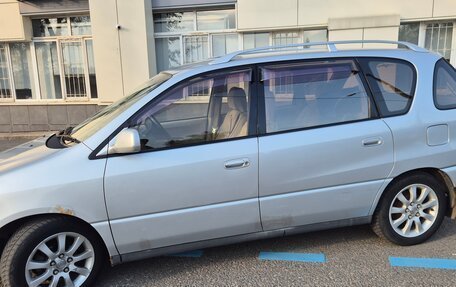 Toyota Ipsum II, 2000 год, 490 000 рублей, 4 фотография