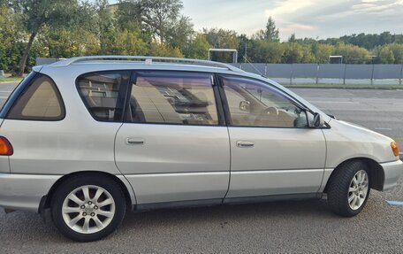 Toyota Ipsum II, 2000 год, 490 000 рублей, 10 фотография