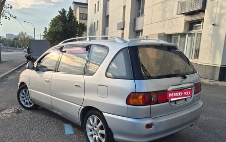 Toyota Ipsum II, 2000 год, 490 000 рублей, 6 фотография