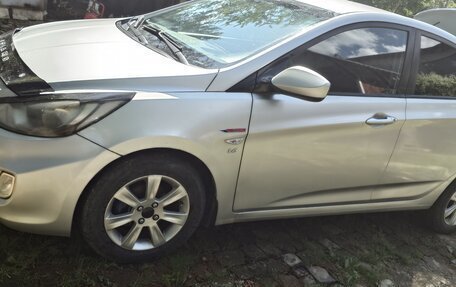 Hyundai Solaris II рестайлинг, 2013 год, 540 000 рублей, 2 фотография