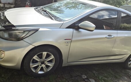 Hyundai Solaris II рестайлинг, 2013 год, 540 000 рублей, 3 фотография