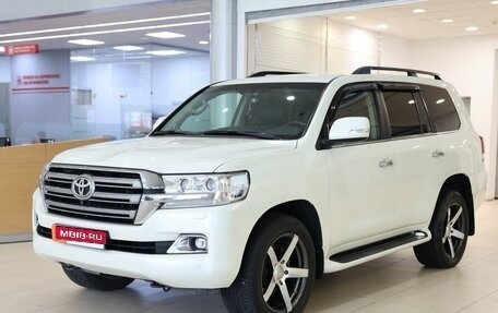 Toyota Land Cruiser 200, 2020 год, 8 000 000 рублей, 1 фотография