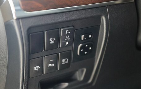 Toyota Land Cruiser 200, 2020 год, 8 000 000 рублей, 16 фотография