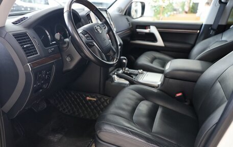 Toyota Land Cruiser 200, 2020 год, 8 000 000 рублей, 17 фотография