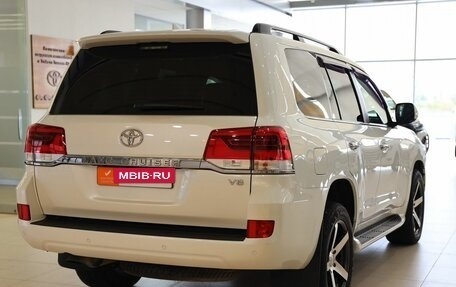 Toyota Land Cruiser 200, 2020 год, 8 000 000 рублей, 8 фотография