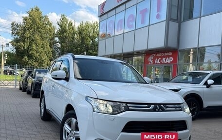 Mitsubishi Outlander III рестайлинг 3, 2013 год, 1 690 000 рублей, 5 фотография