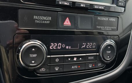 Mitsubishi Outlander III рестайлинг 3, 2013 год, 1 690 000 рублей, 13 фотография