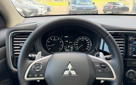 Mitsubishi Outlander III рестайлинг 3, 2013 год, 1 690 000 рублей, 8 фотография