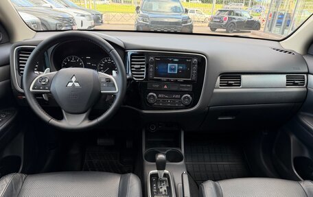Mitsubishi Outlander III рестайлинг 3, 2013 год, 1 690 000 рублей, 9 фотография