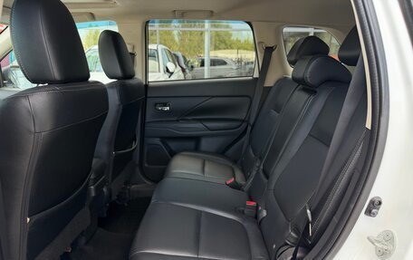 Mitsubishi Outlander III рестайлинг 3, 2013 год, 1 690 000 рублей, 18 фотография