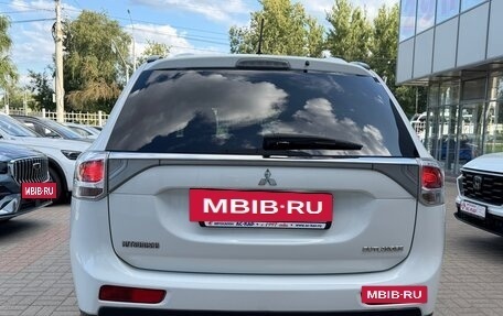 Mitsubishi Outlander III рестайлинг 3, 2013 год, 1 690 000 рублей, 19 фотография