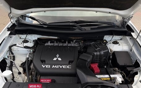Mitsubishi Outlander III рестайлинг 3, 2013 год, 1 690 000 рублей, 22 фотография