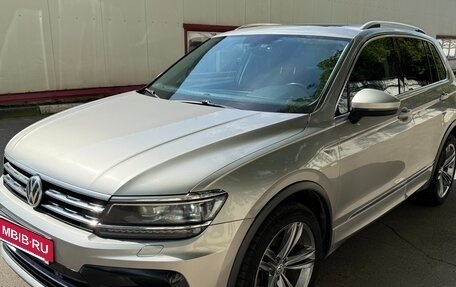 Volkswagen Tiguan II, 2018 год, 2 650 000 рублей, 2 фотография