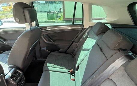 Volkswagen Tiguan II, 2018 год, 2 650 000 рублей, 23 фотография