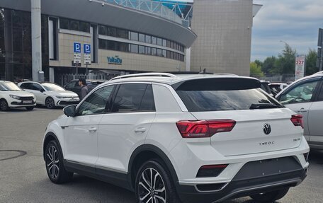 Volkswagen T-Roc I, 2023 год, 1 900 000 рублей, 9 фотография